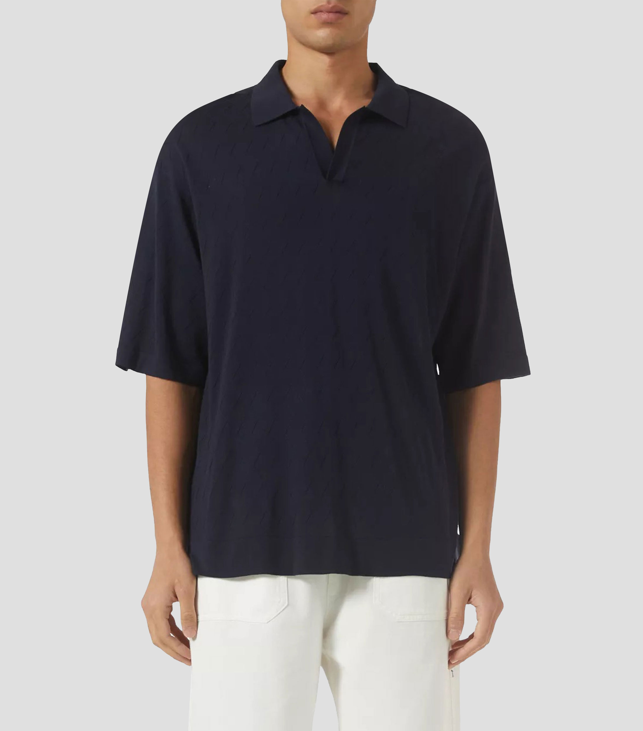 Playera tipo polo manga corta lisa con detalle decorativo a tono Hombre